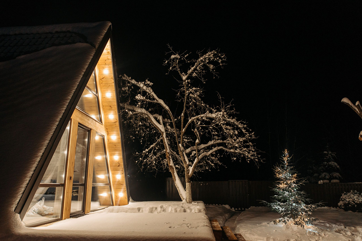 A-frame last minute vacation rental cabin with lights