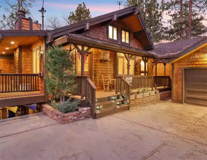 Vacation Rental cabin in Big Bear at night