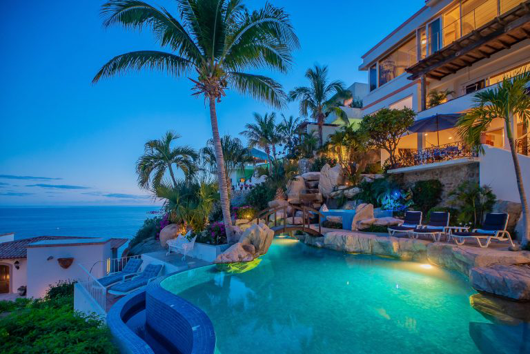 Blue hour on the terrace of Villa Miramar