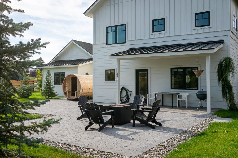 Escape to the countryside in this cozy modern A-frame in central Idaho’s Wood River Valley.