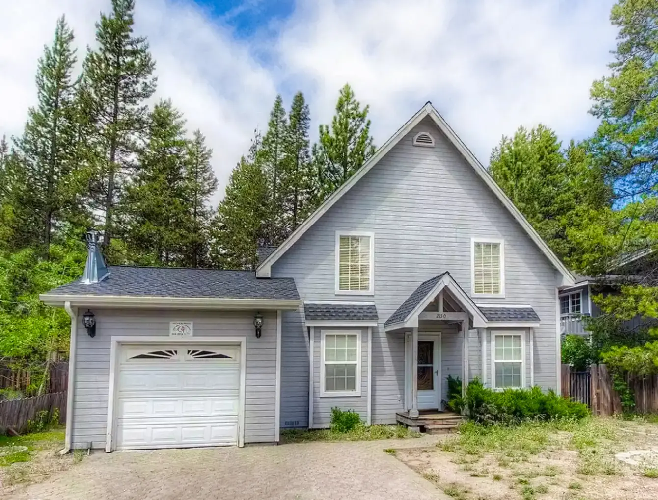 View of front of a Sierra mountain lodge